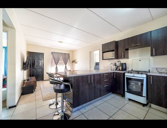 2 BEDROOM APARTMENT FOR SALE IN HONEYPARK